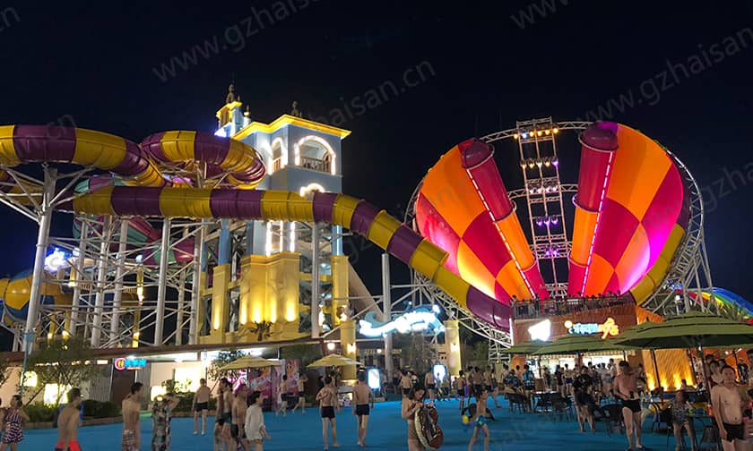 超级龙卷风水滑道提供了一种新的、刺激的水上体验