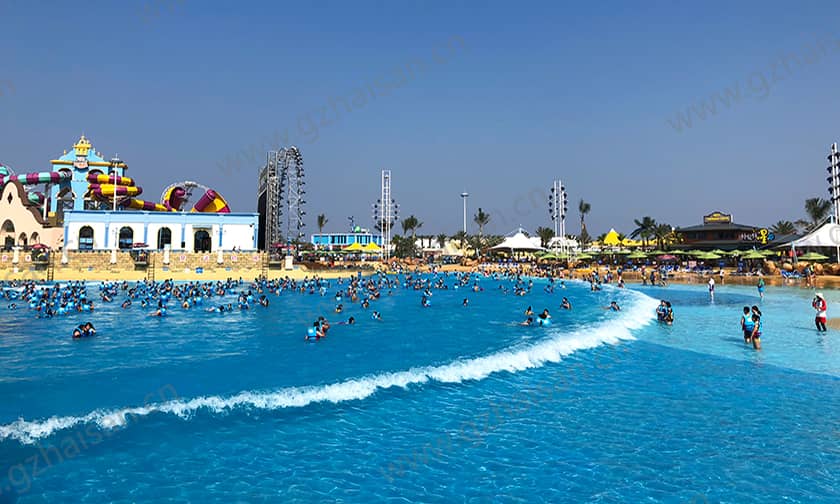浙江宁波大目湾阿拉的海水上乐园海浪池