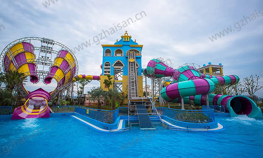 浙江宁波大目湾阿拉的海水上乐园超级龙卷风+暴风谷