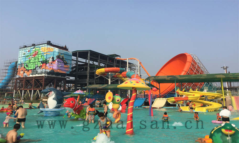 如何在水上乐园运营中提升游客体验?