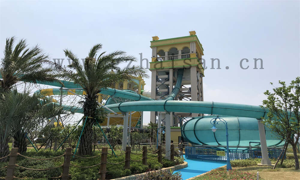 水上滑梯乐园，刺激畅快无限