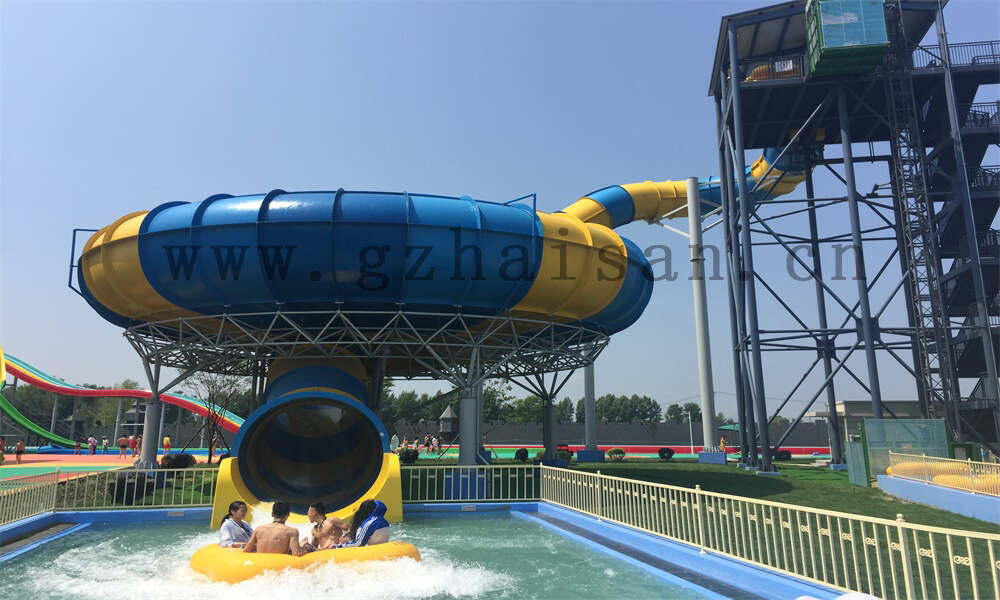 如何设计出安全实用的水上游乐园设备？