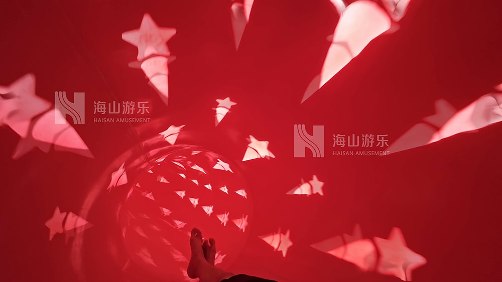 打破季节边界，定义全季狂欢｜超级魔法时空组合滑道，引领水乐园新纪元